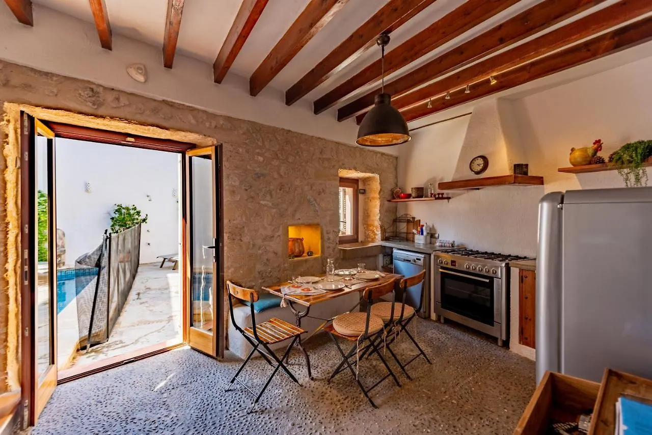 Albuqassim A Modern Townhouse In Pollensa, With Heated Pool Villa